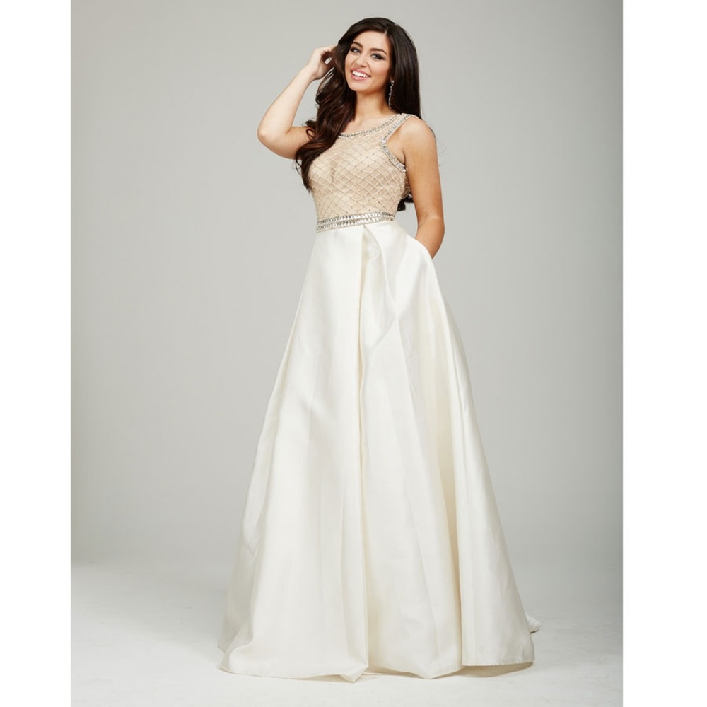 Jovani 31015 Evening Prom Dress - Picture 2 of 4